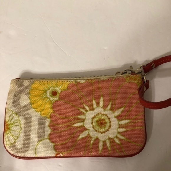 Spartina 449 floral wristlet